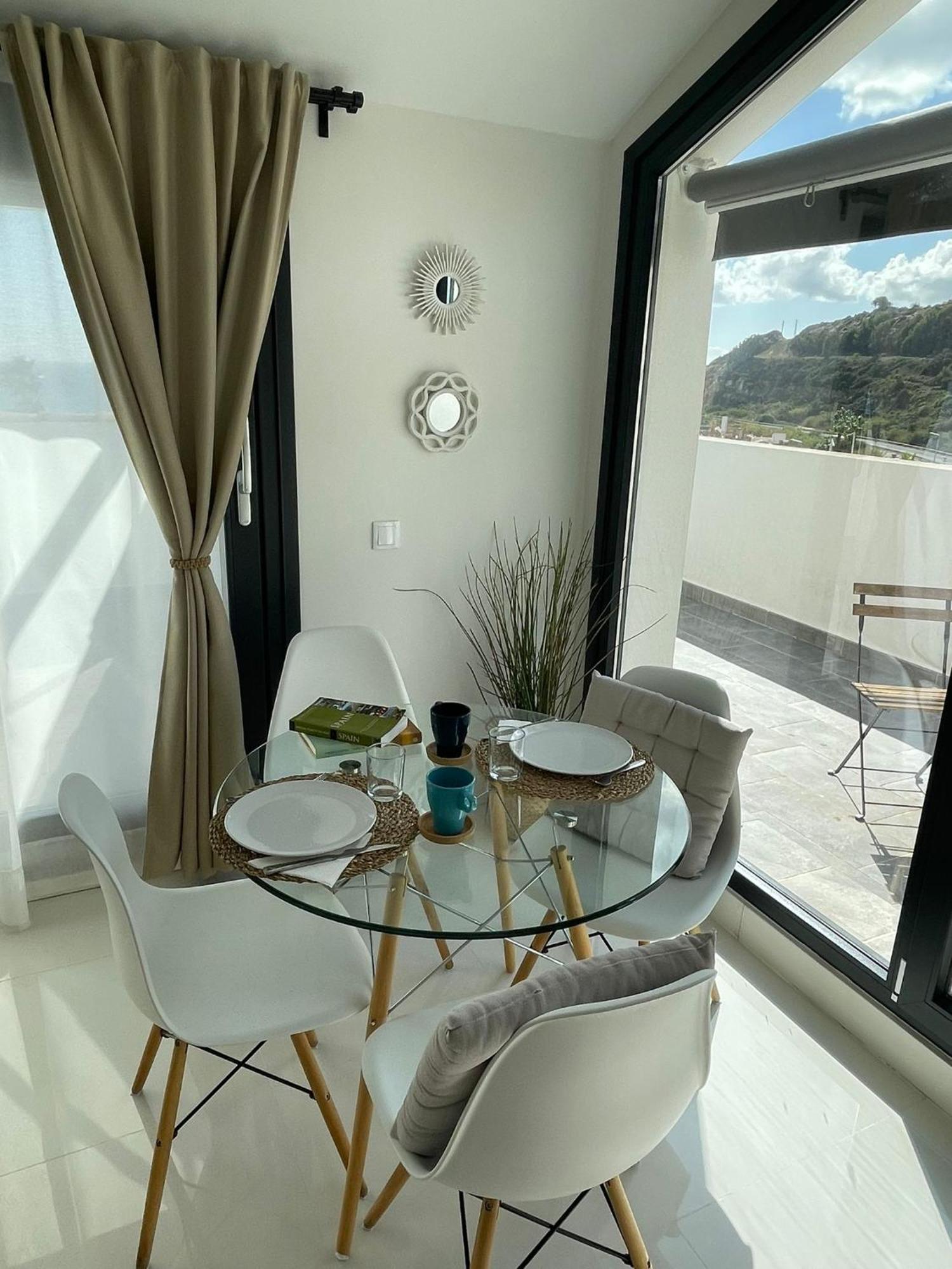 Precioso ático, nuevo, a 50m de la playa, Manilva Apartamento Exterior foto