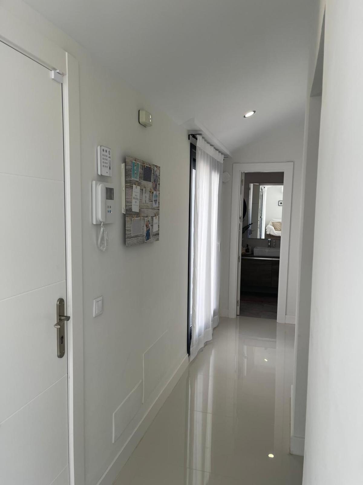 Precioso ático, nuevo, a 50m de la playa, Manilva Apartamento Exterior foto